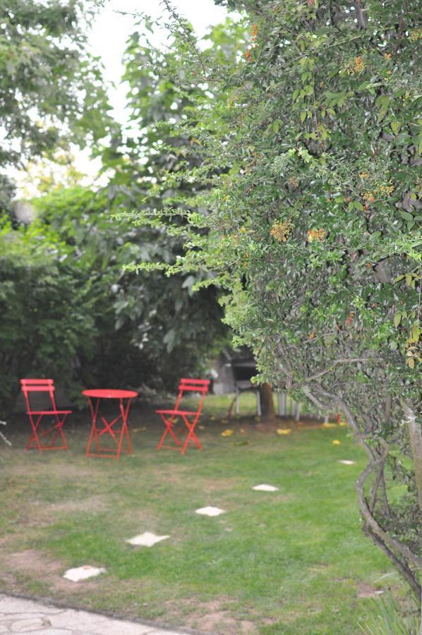 Gite:"Sur Le Chemin" Livinhac-le-Haut Kültér fotó